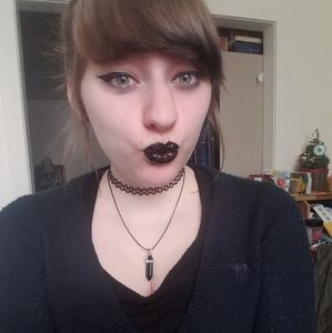 Meet your Posher, Elaina